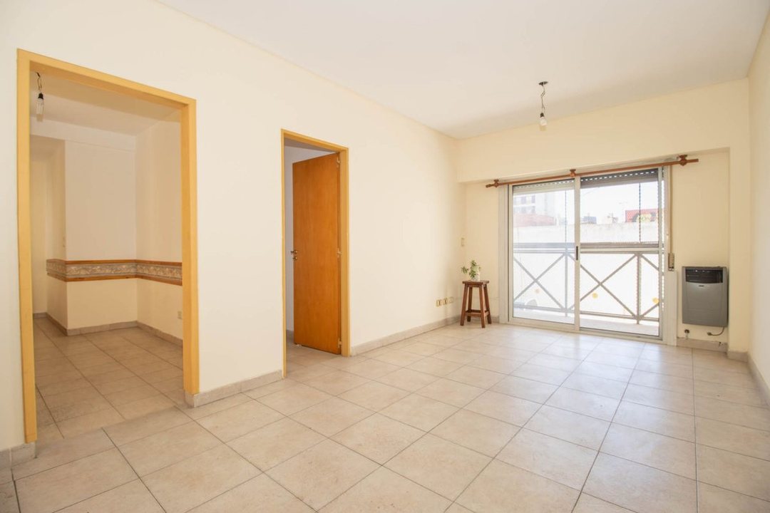 VENTA DEPARTAMENTO 3 amb. balcón y cochera. LANÚS