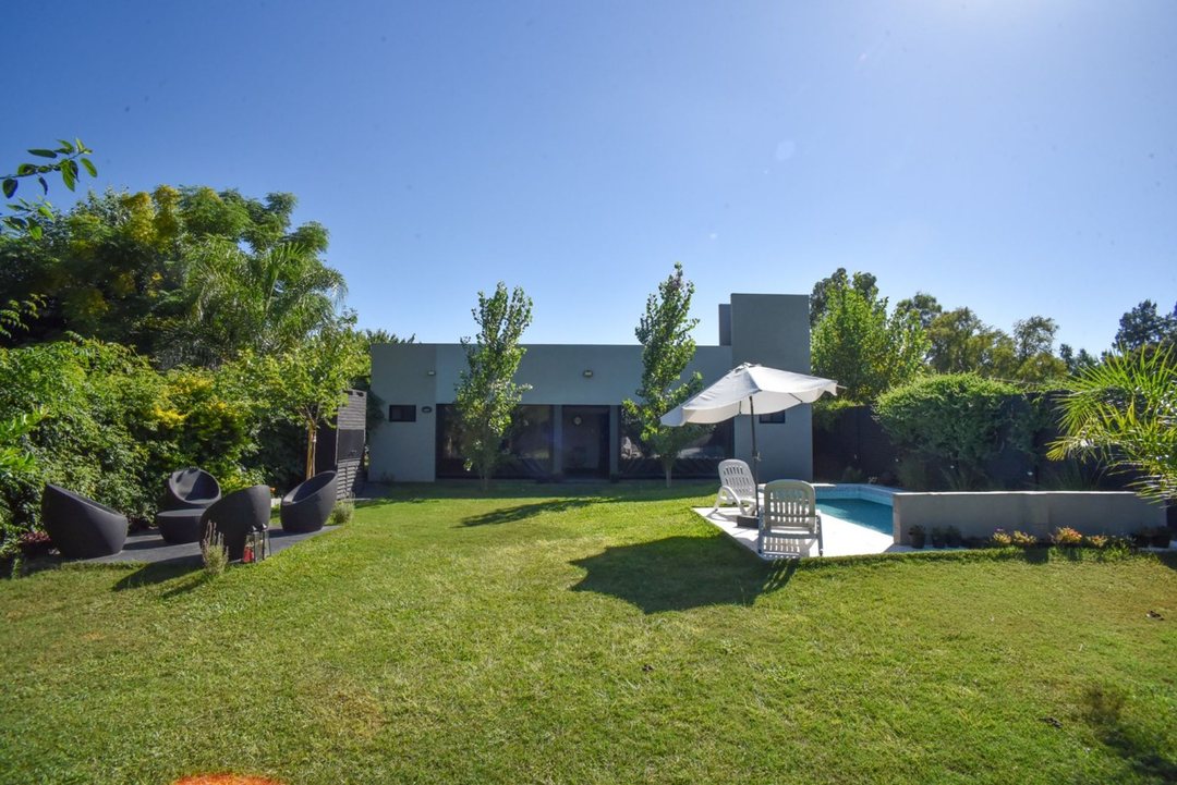 VENTA CASA EN ARROYO LEYES KM.13