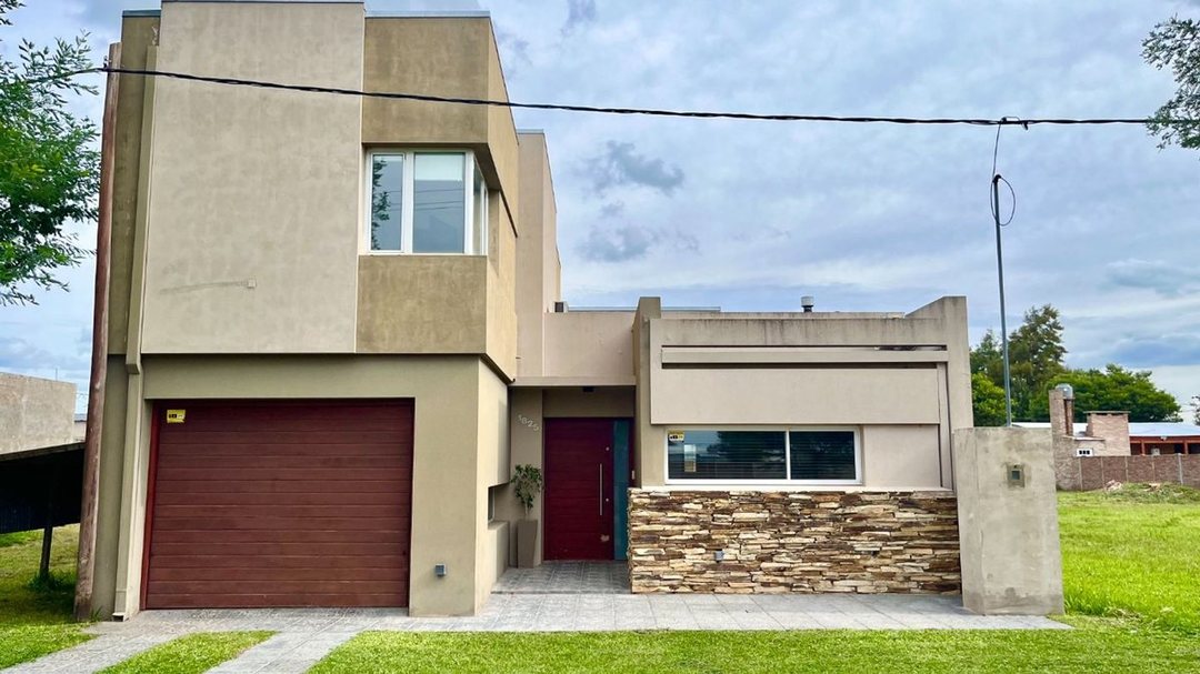 Venta Casa de 3 Dormitorios - Pujato Norte