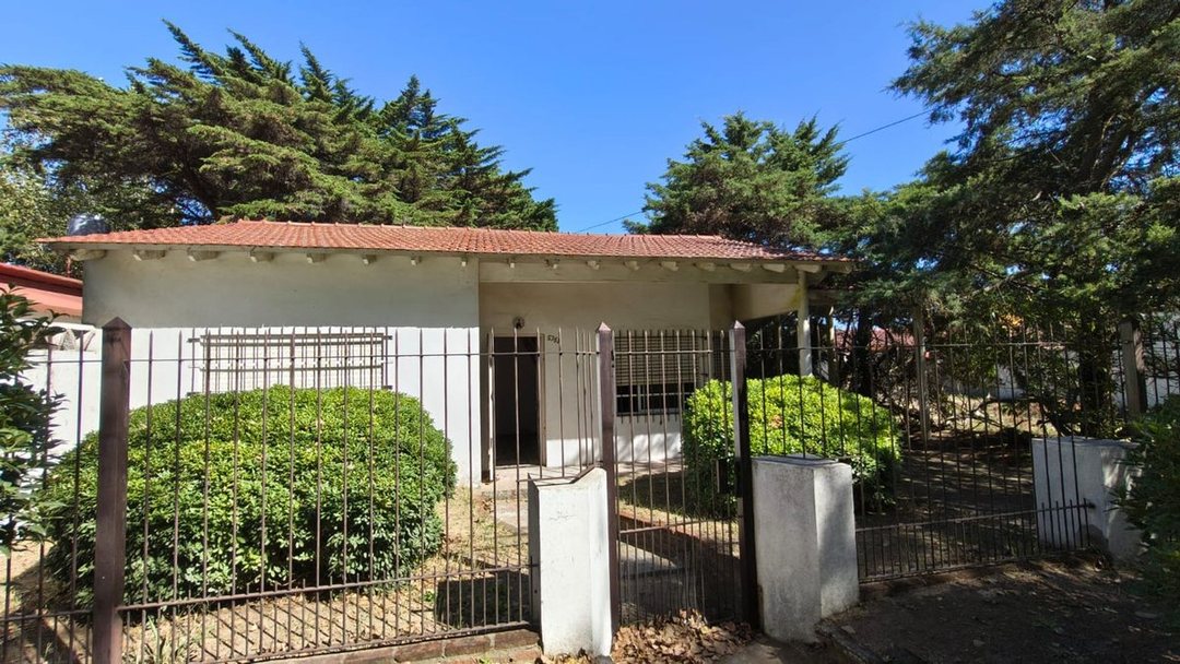 VENTA CASA 3AMB CON JARDIN Y COCHERA MAR DEL TUYU