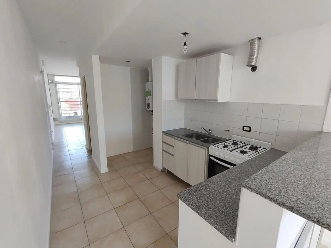VENTA DEPTO 2 DORMITORIO CON PATIO ECHESORTU