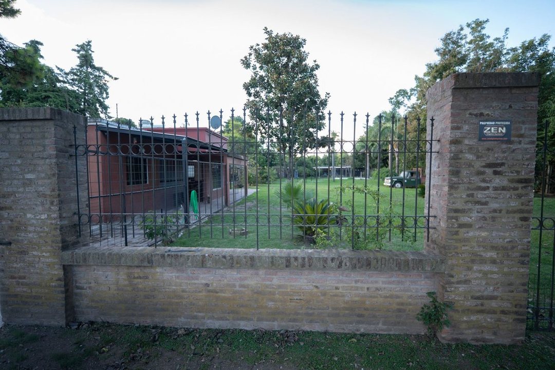 Casa Quinta 1.980mt2 con pileta y dos viviendas