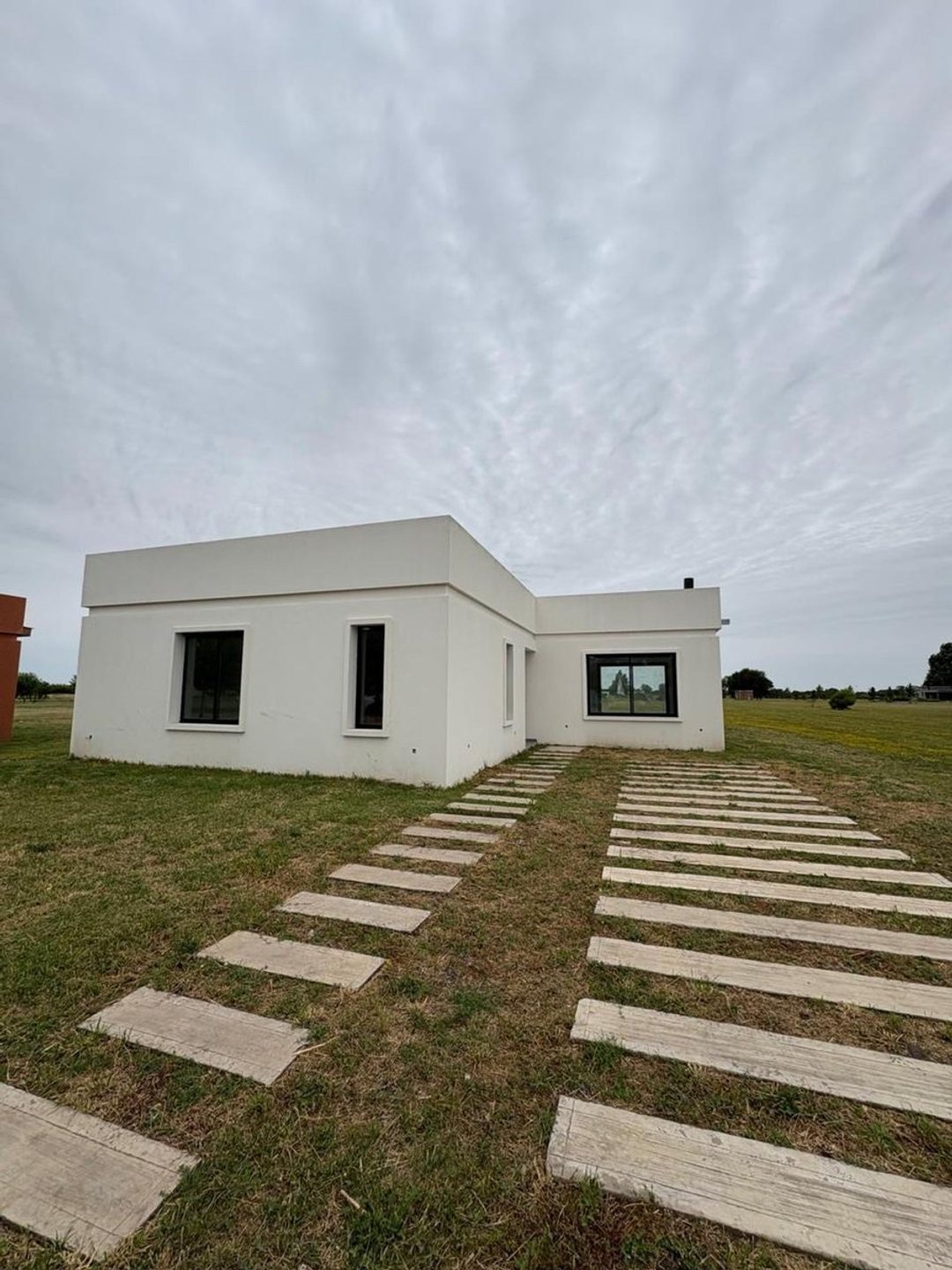CASA EN VENTA A ESTRENAR LA FEDERALA, LOBOS