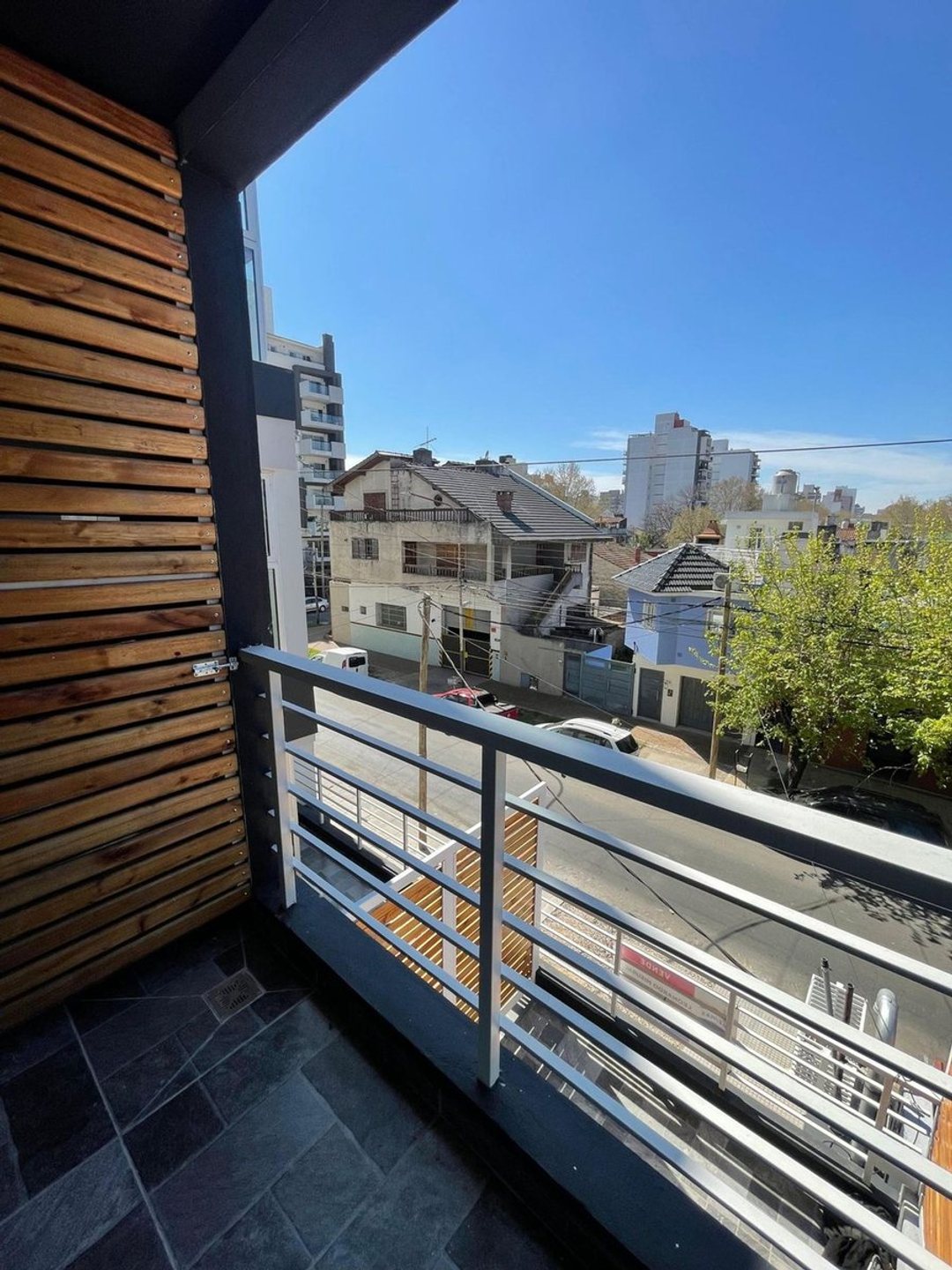VENTA MONOAMBIENTE CASEROS CENTRO - CON RENTA