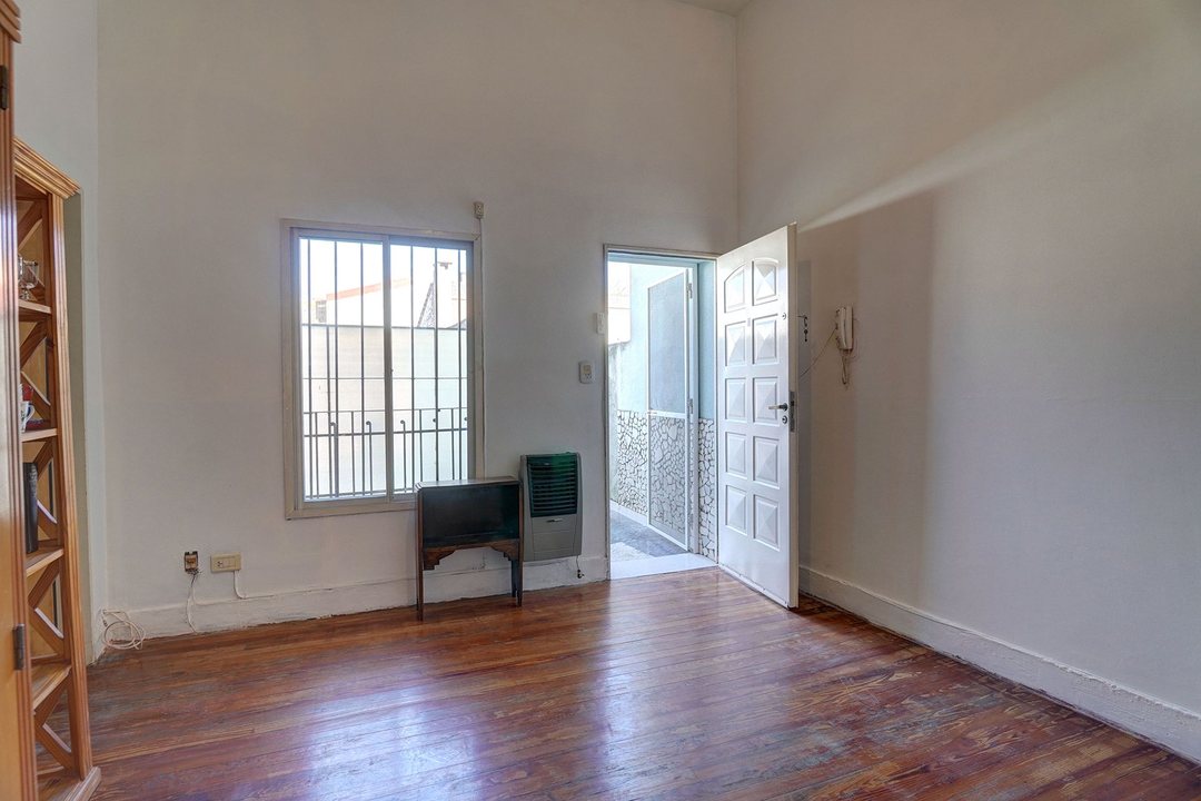 PH 2 AMB EN VENTA FLORES GALERIA SEMICUBIERTA