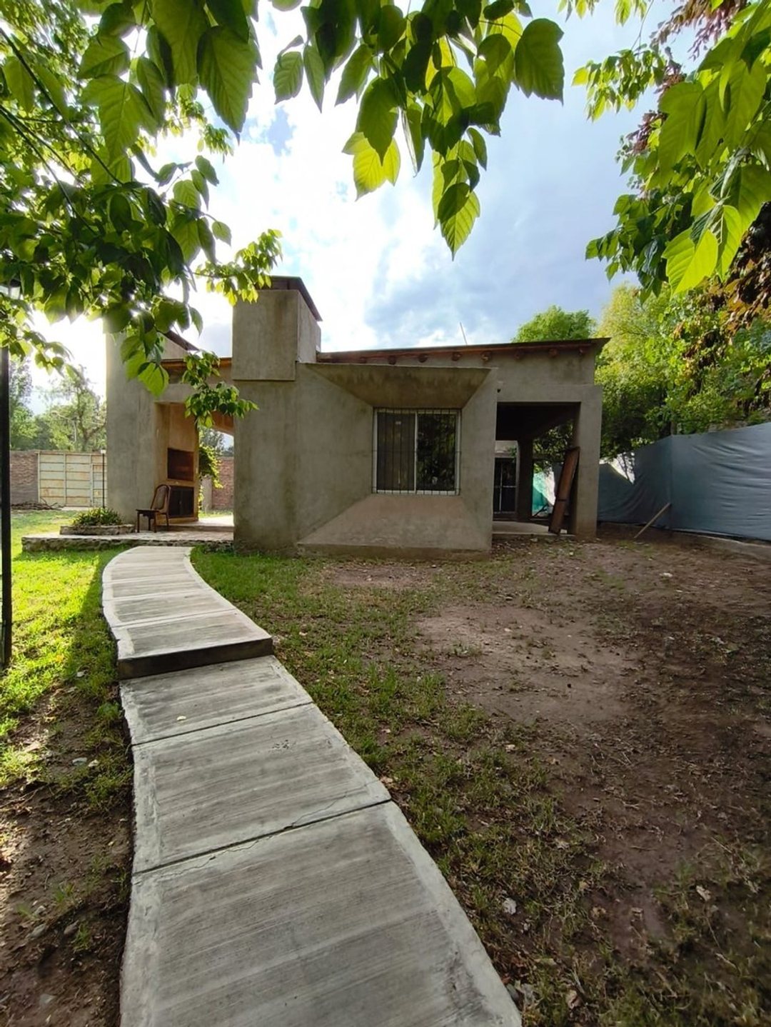 CASA EN VENTA EN VISTALBA (LIMITE LAS COMPUERTAS)
