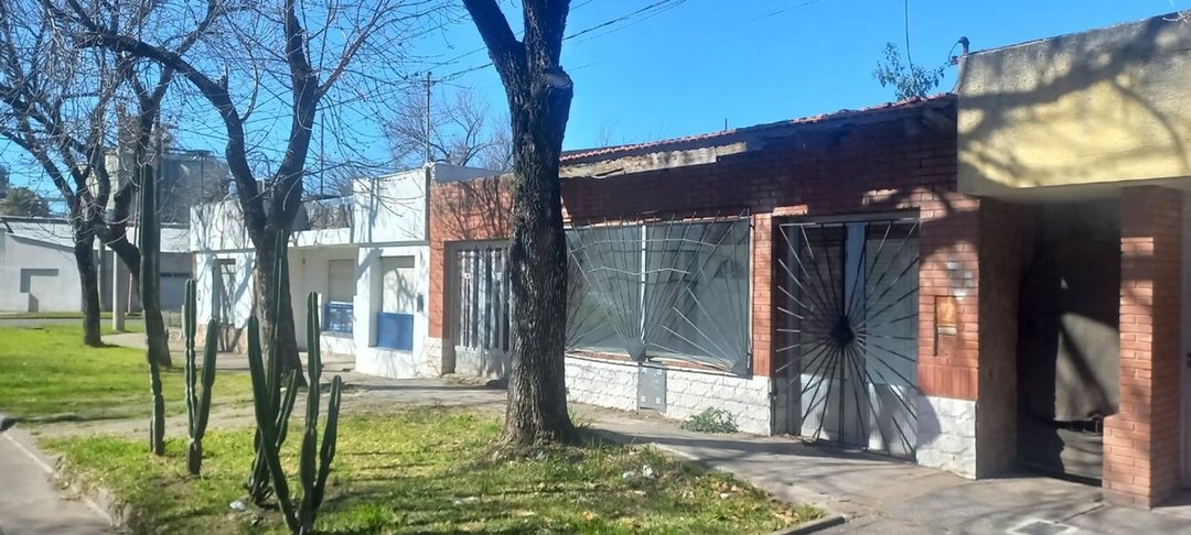 VENTA CASA, COCHERAPUERTO G. SAN MARTIN BARRIO