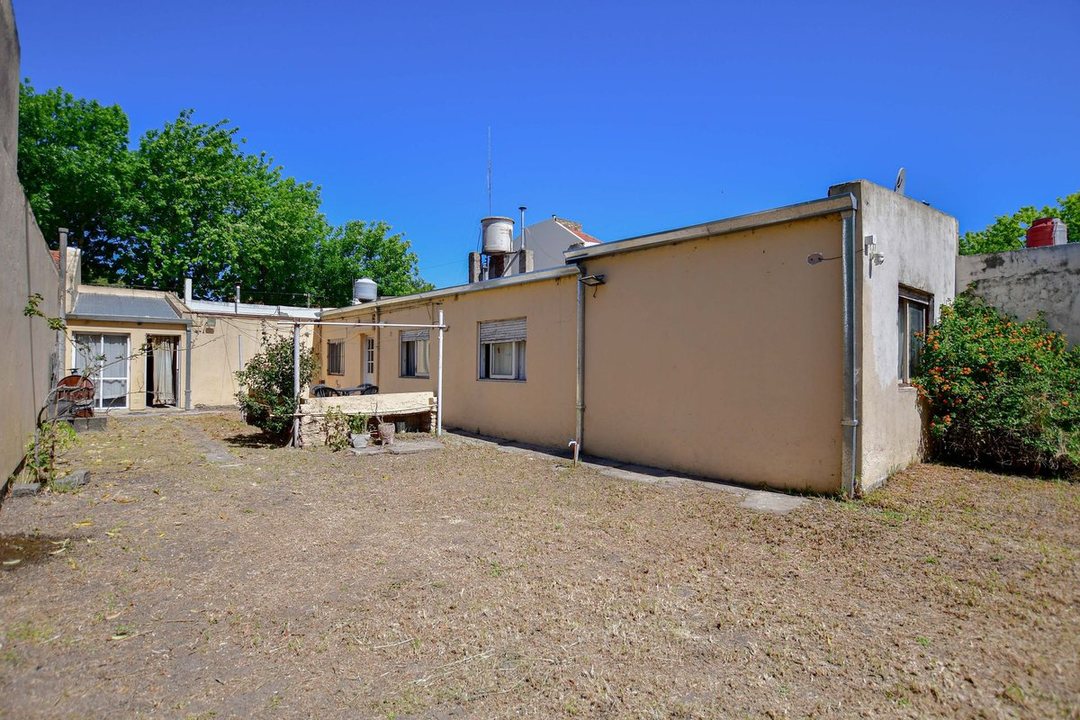 Venta Casa 2 Dormitorios A Refaccionar La Plata