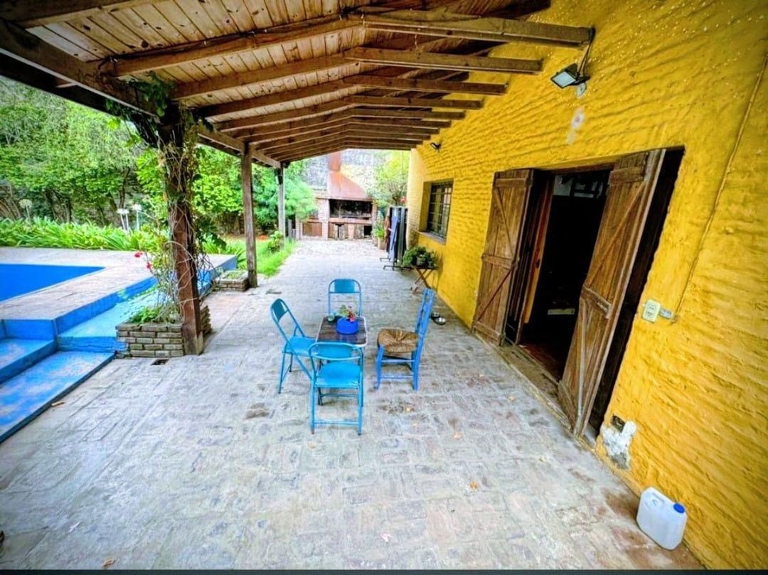 VENTA CASA 5 AMBIENTES CON PILETA EN BELLA VISTA