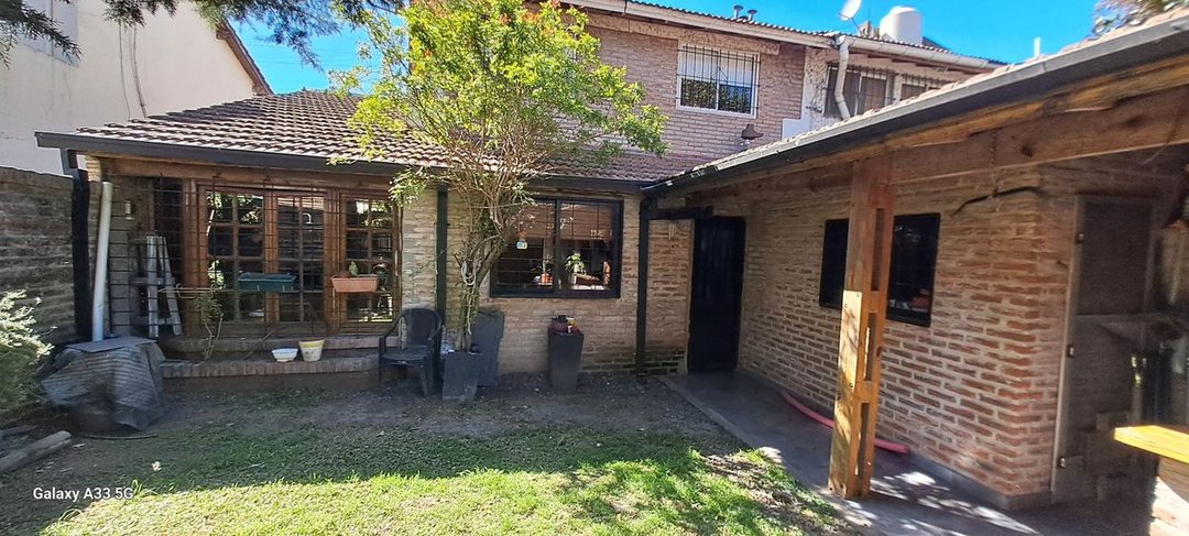 NUEVO VALOR! CASA EN DOS PLANTAS CIUDAD EVITA