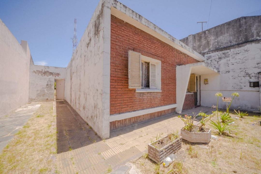 Casa terreno en Ciudadela. AU Oeste y Gral Paz