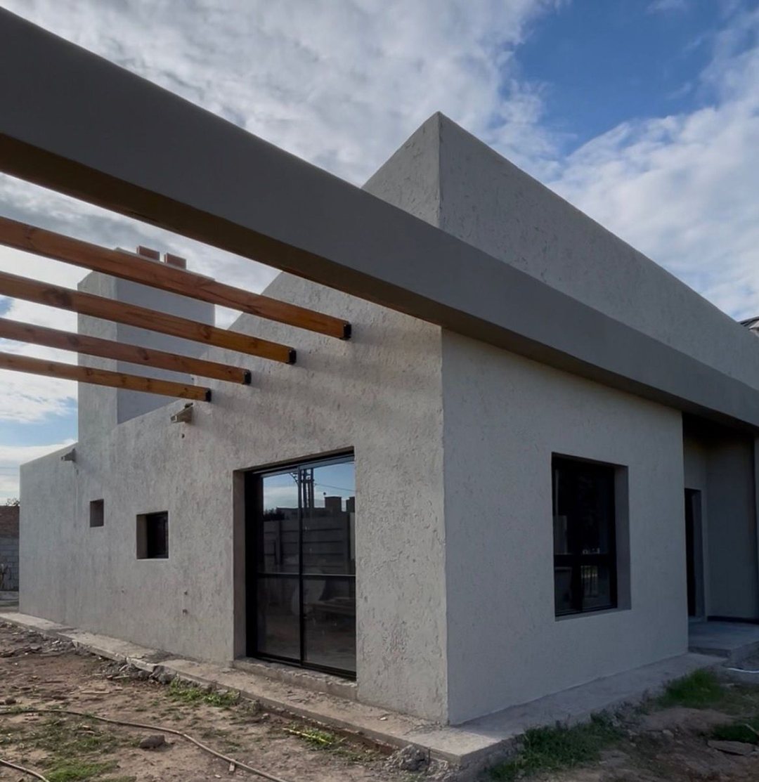 CASA EN VENTA  2 DORM P. BAJA VALLE CERCANO CBA