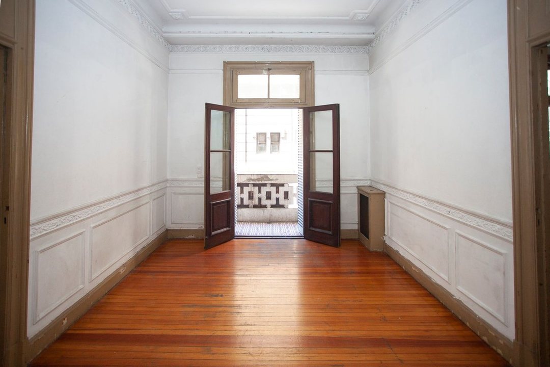 VENTA DEPARTAMENTO 7 AMB. CON BALCÓN MONSERRAT