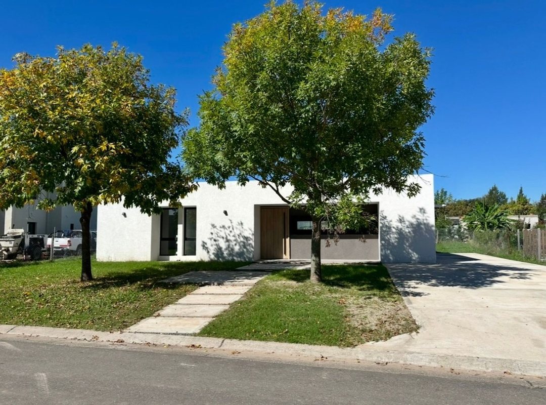 Casa en Venta Area 1 San Sebastián- Pilar, Zelaya