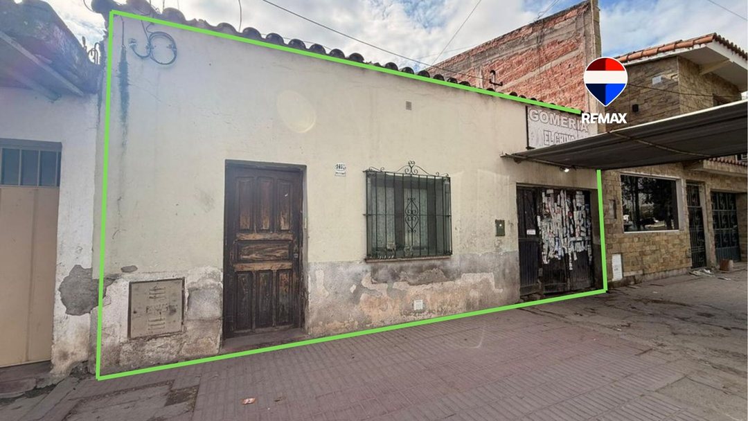 CASA A REFACCIONAR EN VENTA SOBRE AV YRIGOYEN