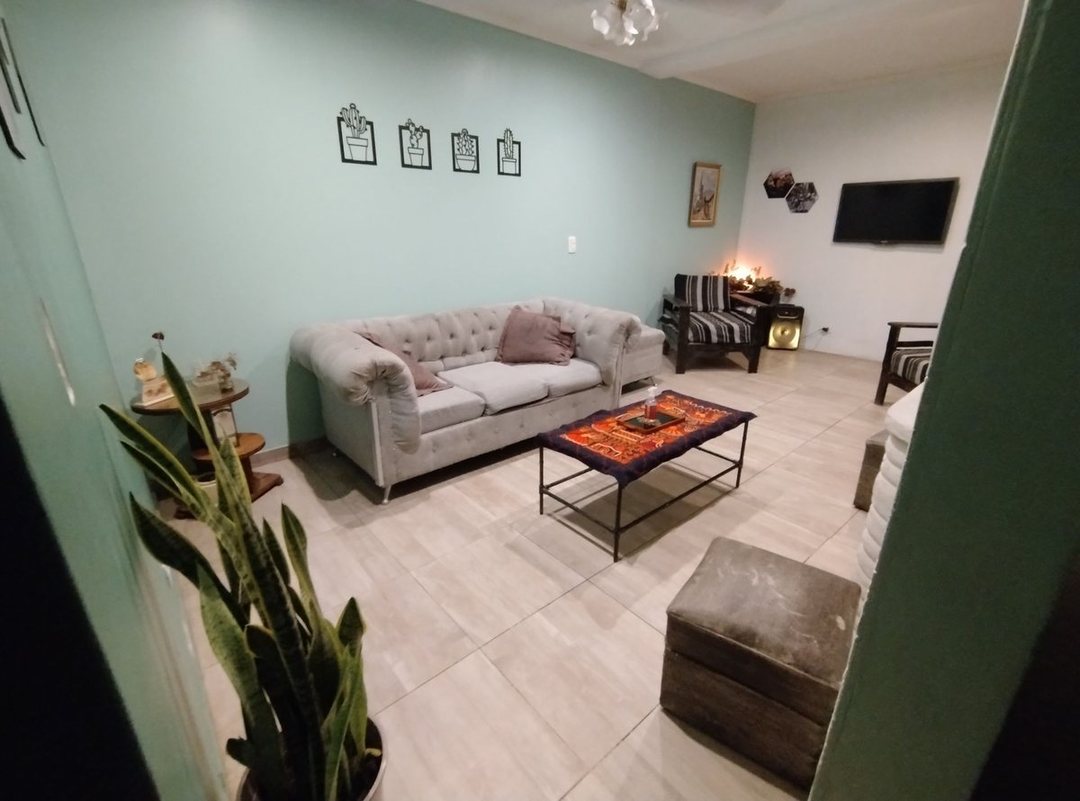 VENTA PH 4 AMB. CON PILETA Y LOCAL,CASEROS.PERMUTA