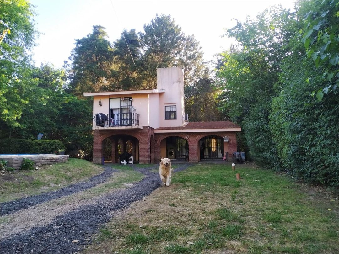 Venta de casa quinta 1200m en Las Casuarinas Lujan