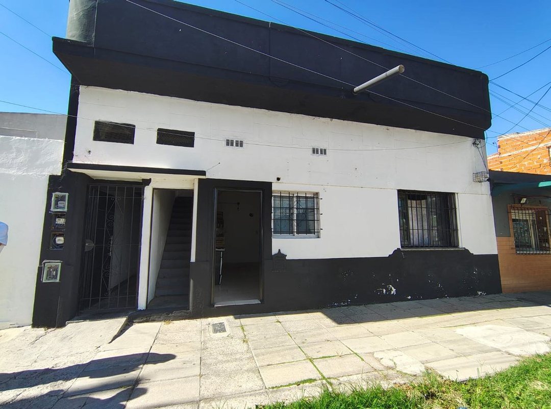 VENTA CASA 286 m2  BOCHINI 900 AVELLANEDA