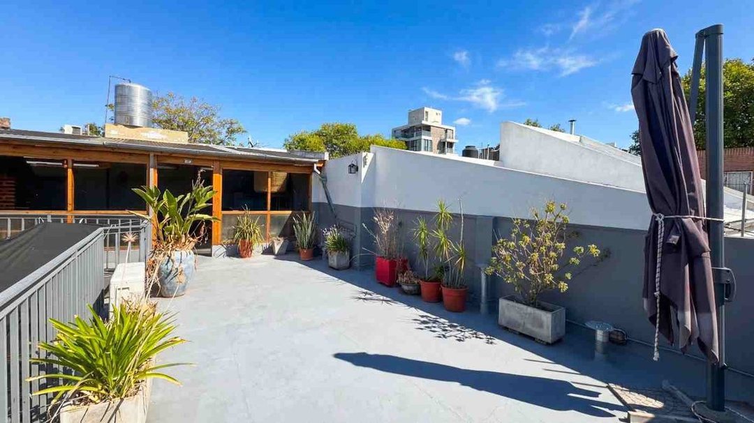 VENTA PH 3 AMB. CON TERRAZA Y PARRILA PROPIA