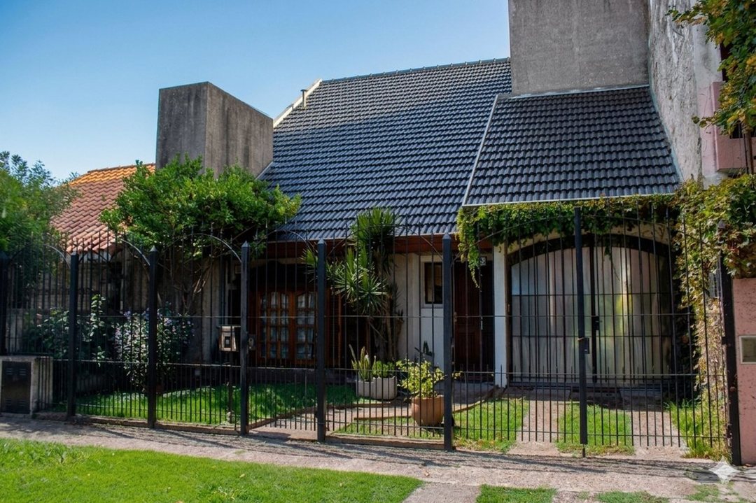 Venta casa de 4 ambientes en dos plantas