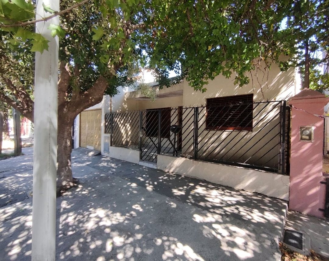 Venta Casa JL Suarez JARDIN-PATIO PARRILLA-COCHERA