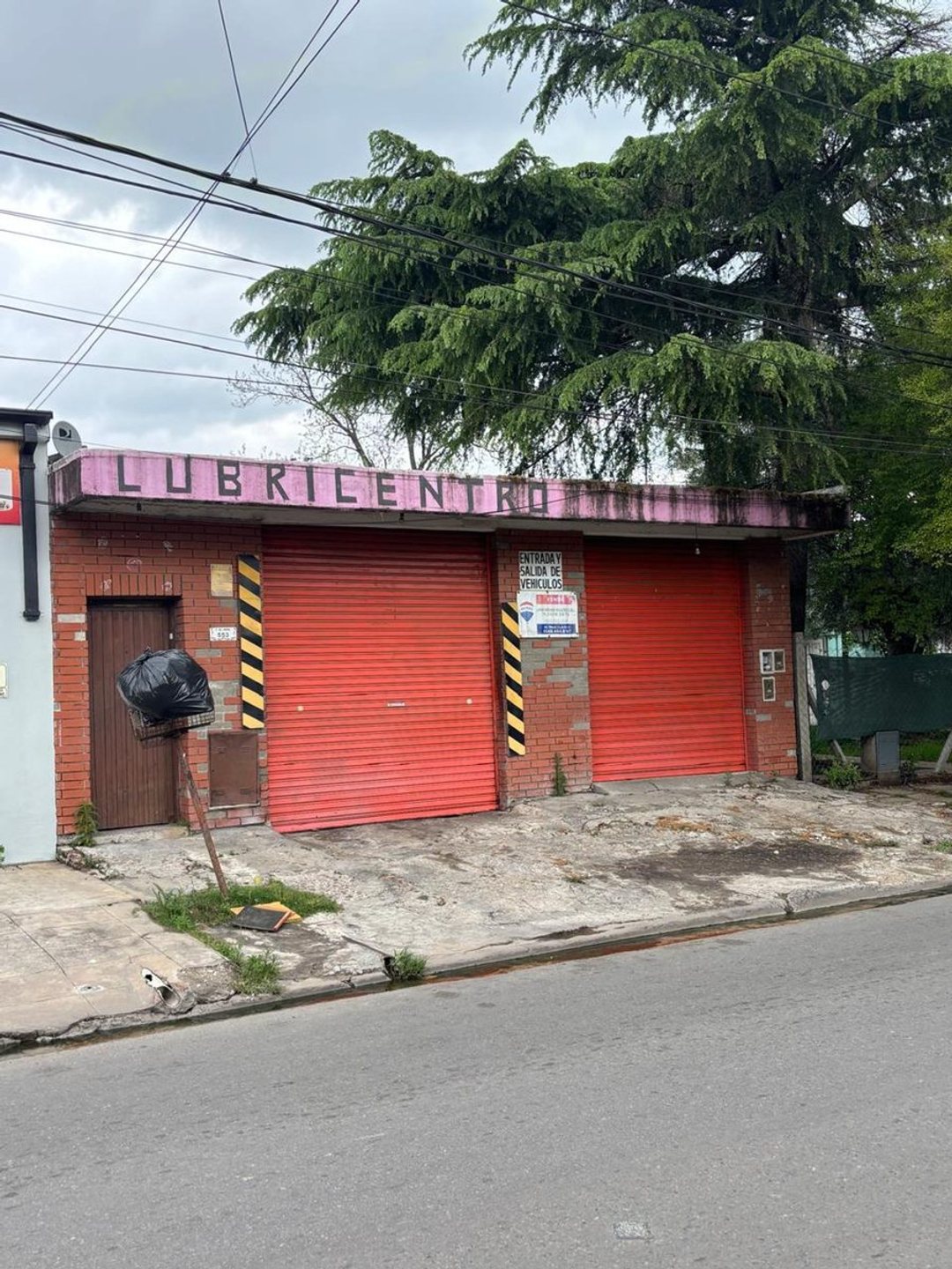 VENTA DE LOCAL COMERCIAL EN GARIN