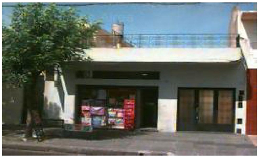 VENTA: LOTE PARA DESARROLLO 6 PISOS DOS RETIROS