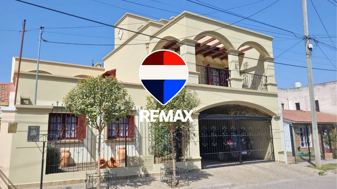 CASA VENTA ZONA GRAND BOURG C/PILETA 4 DORMITORIOS