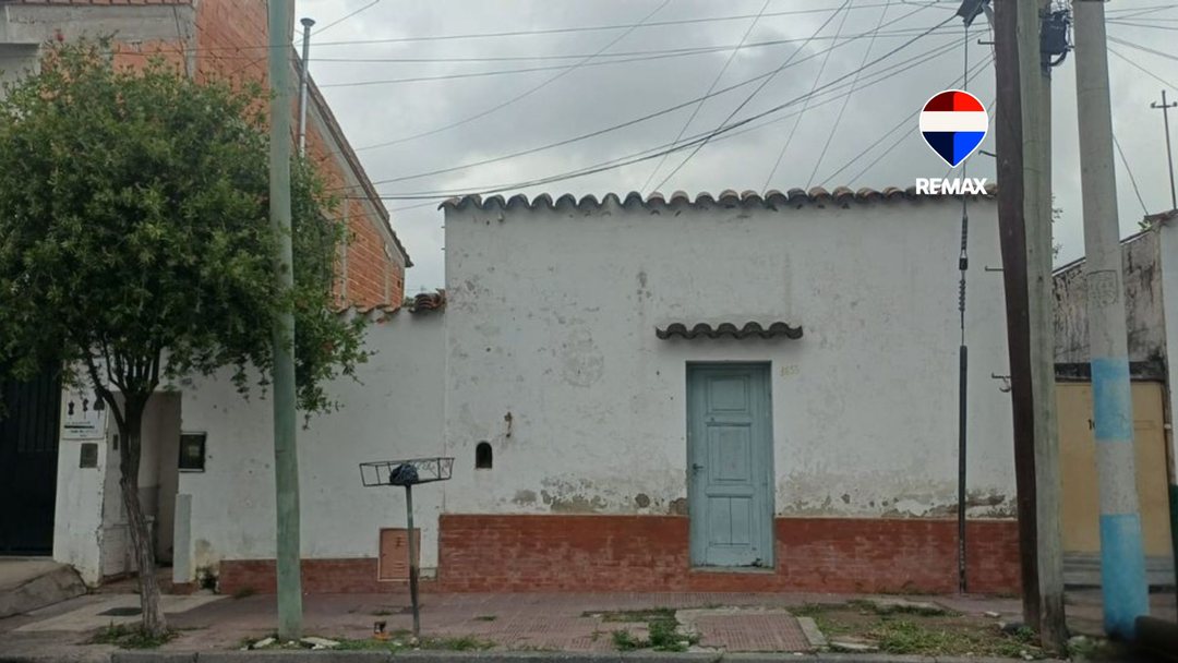 CASA EN VENTA A REFACCIONAR MACROCENTRO INVERSION