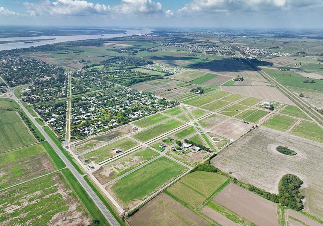 LOTE ESQUINA SOBRE BOULERVAD ECOTIERRA VENTA/FINAN