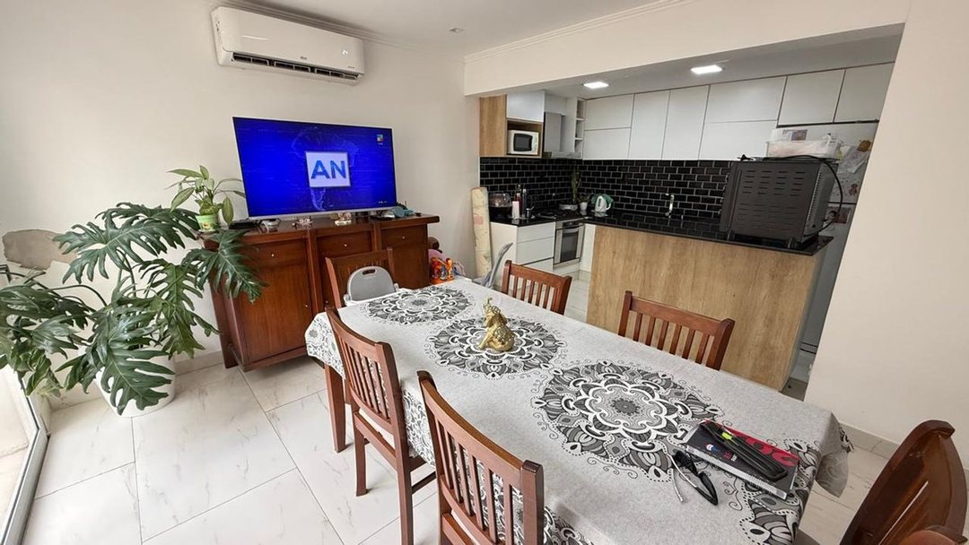 CASA INTERNA UNICA DE 3 DORM. EN COSTANERA