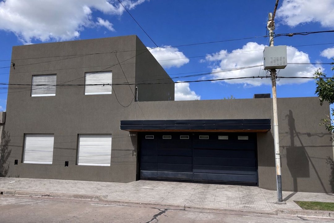 CASA EN VENTA EN PERGAMINO