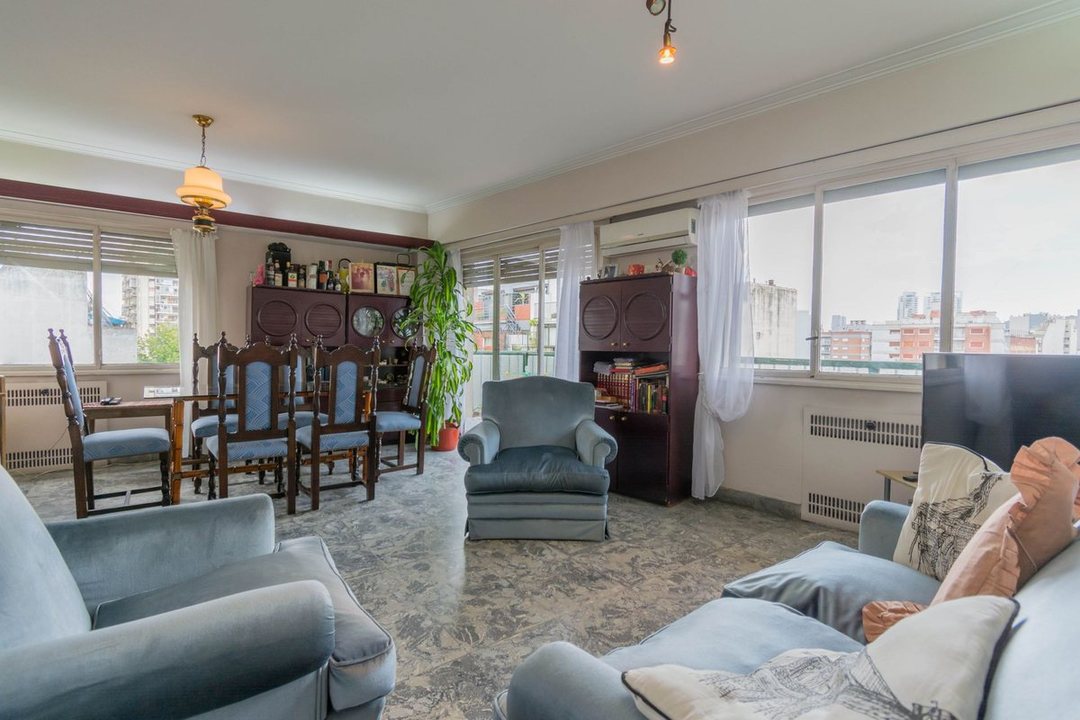 VENTA CABALLITO 4 AMBS. FRENTE BALCON COCHERA