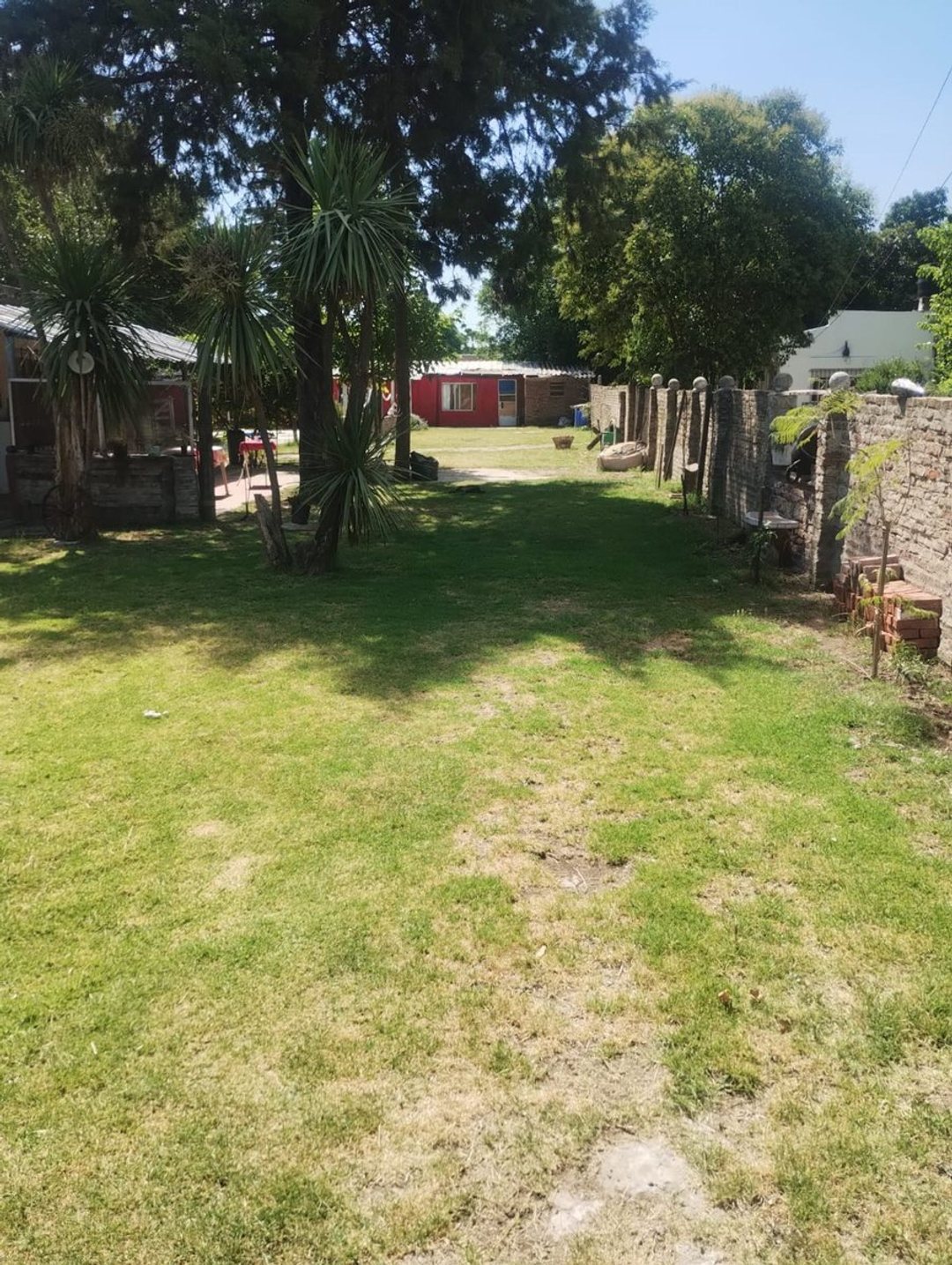 LOTE CON MEJORAS - LIBERTAD. MERLO
