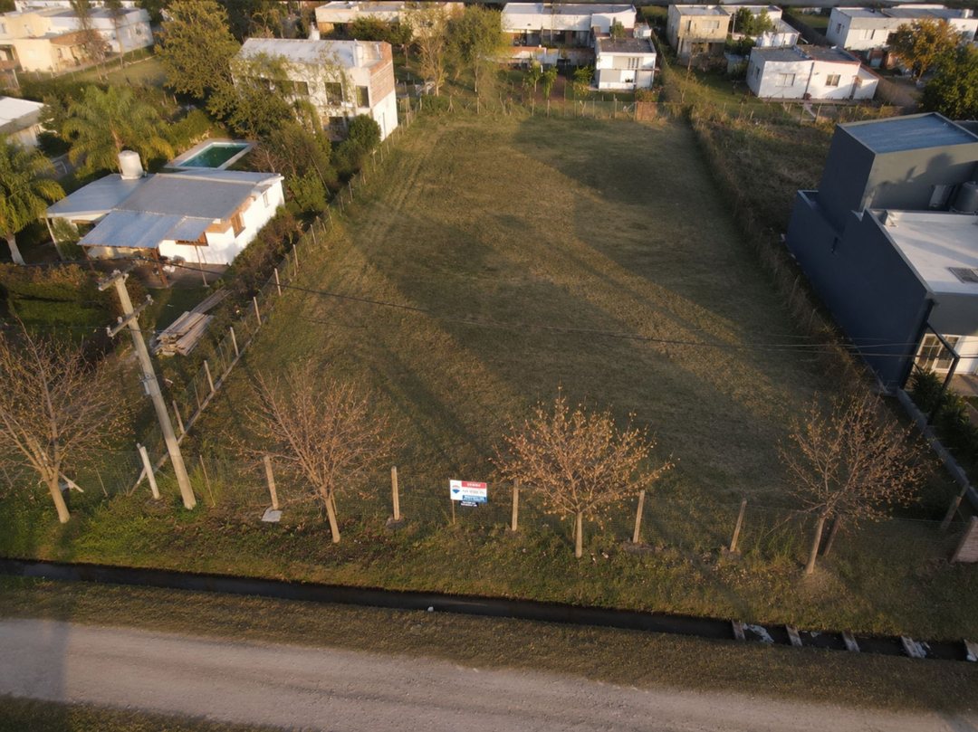 Venta  o permuta vehicular  de terreno en funes