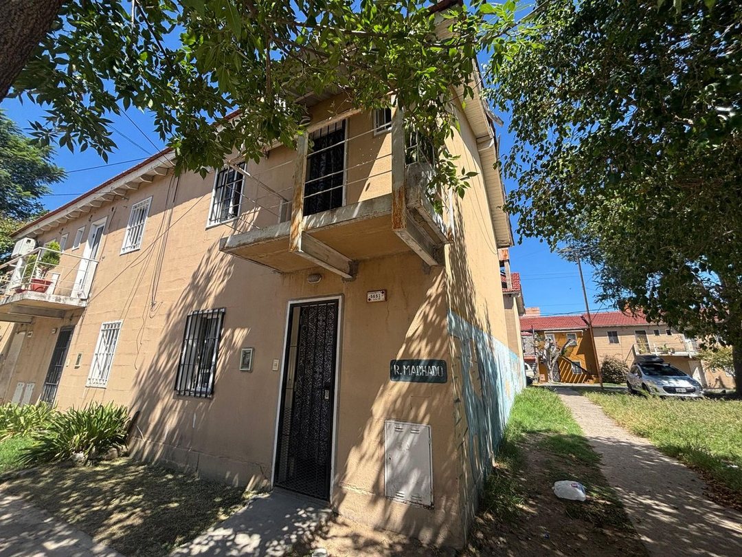 CASA TIPO DUPLEX EN VENTA  WILDE