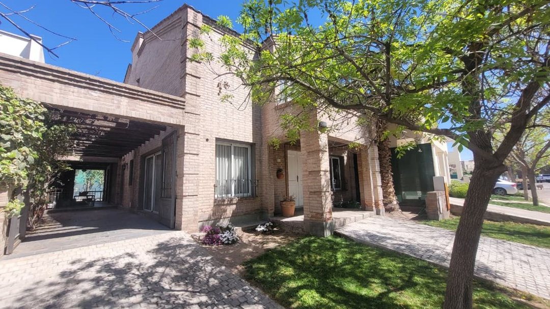 CASA EN VENTA - BARRIO PRIVADO DEL PILAR