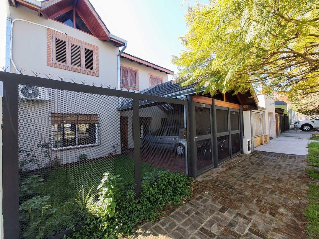 Casa 5 amb en Quilmes Oeste c patio ACEPTA PERMUTA