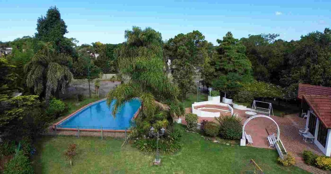 CASA EN VENTA CITY BELL PARQUE Y PISCINA