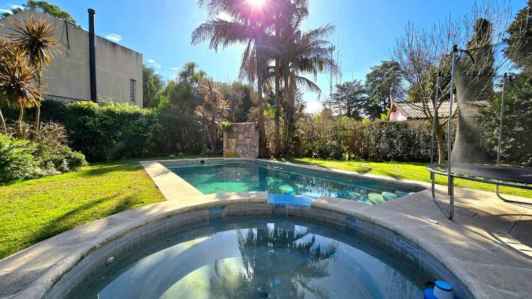 CASA VNT 4AMB ESCOBAR C PILETA, JARDIN DOBLE LOTE