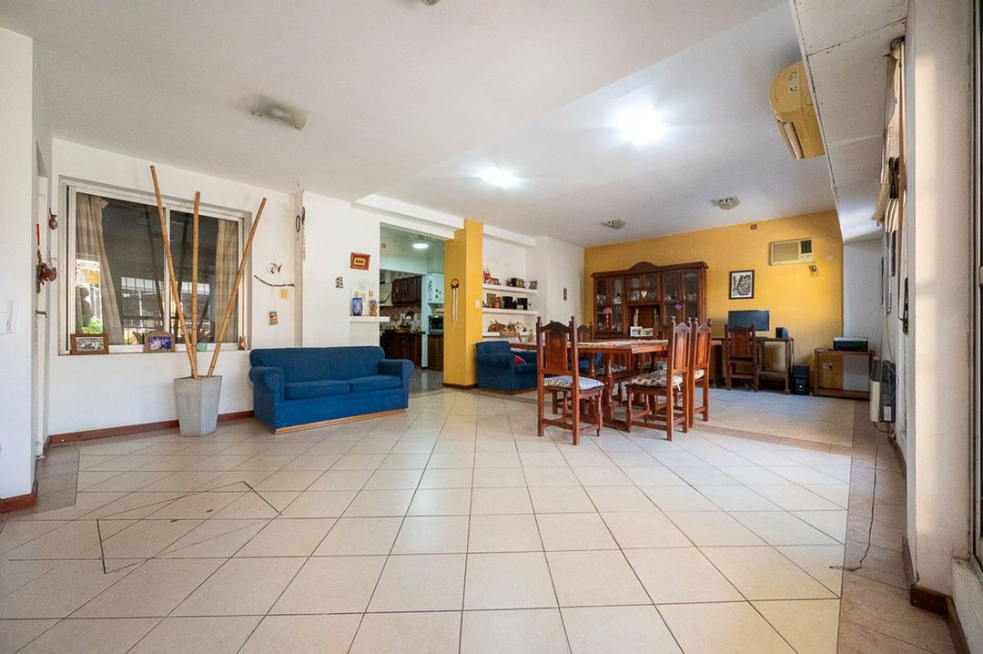 CASA EN VENTA 3 DORMITORIOS COCHERA QUINCHO