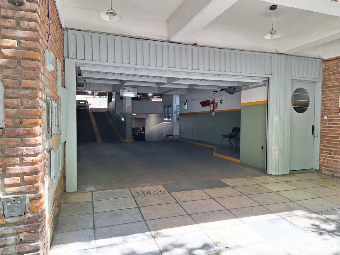 COCHERA EN VENTA TECHADA BELGRANO AMENABAR 1500