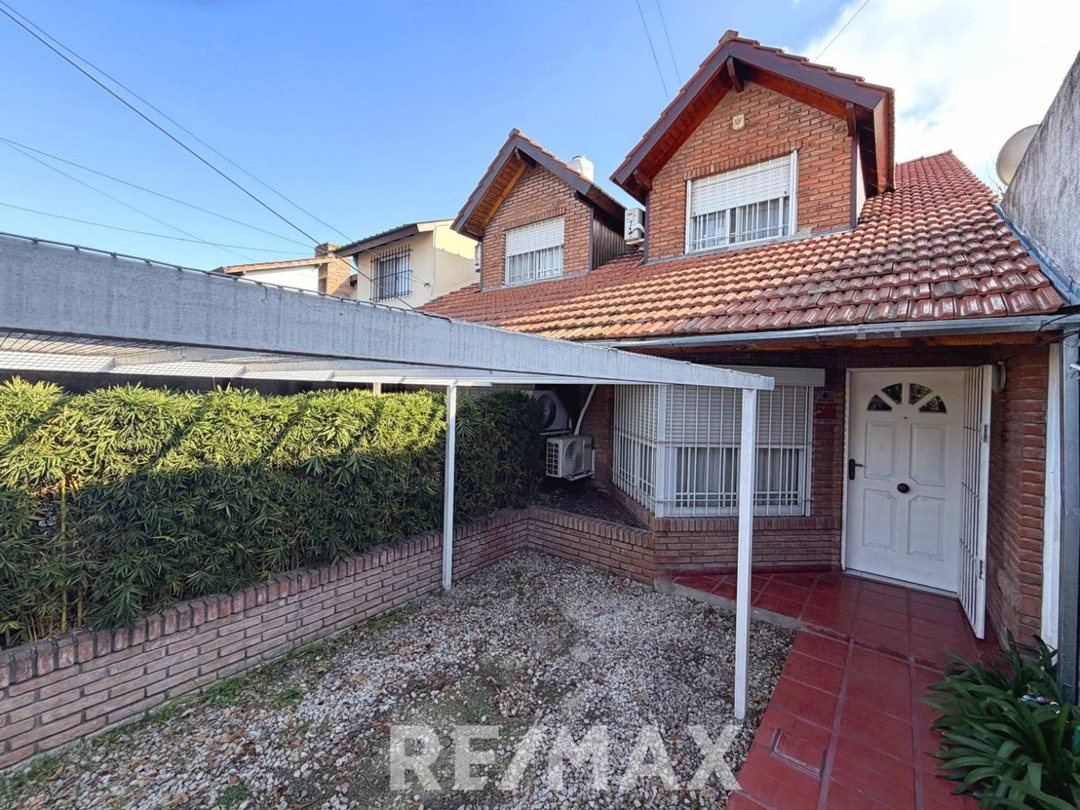 VENTA DUPLEX 3 AMB. JARDIN COCHERA PILAR apto cred