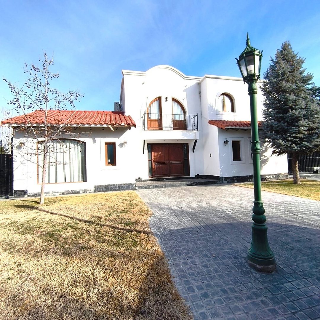 CASA ESTILO COLONIAL EN B PRIVADO VISTALBA COUNTRY