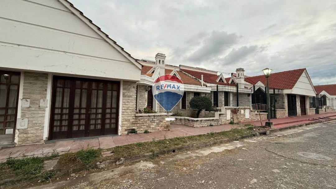 VENTA CASA 3 DORM -194 m² - B° ALTE BROWN - JUJUY