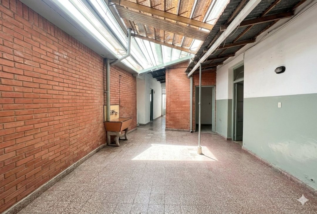 VENTA DOS CASAS SAAVEDRA LOTE DE 8,66 X 27