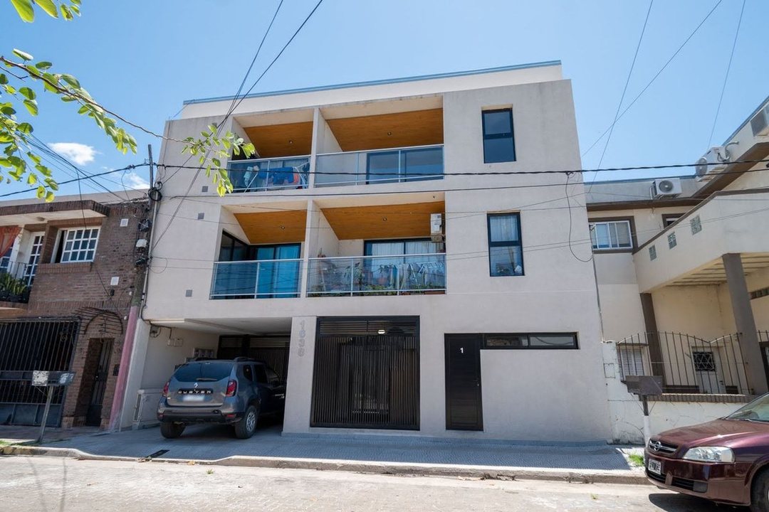 DEPARTAMENTO DE 1 DORMITORIO Y PATIO