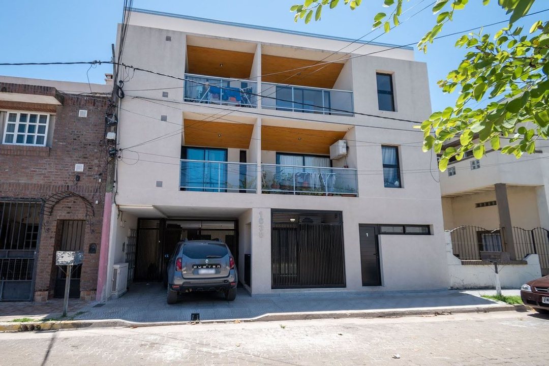 DEPARTAMENTO DE 1 DORMITORIO Y PATIO