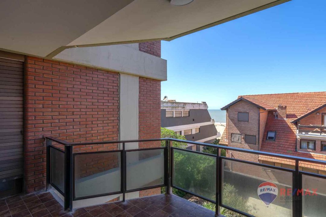 DEPARTAMENTO VENTA PINAMAR 5 AMB COCHERA VISTA MAR