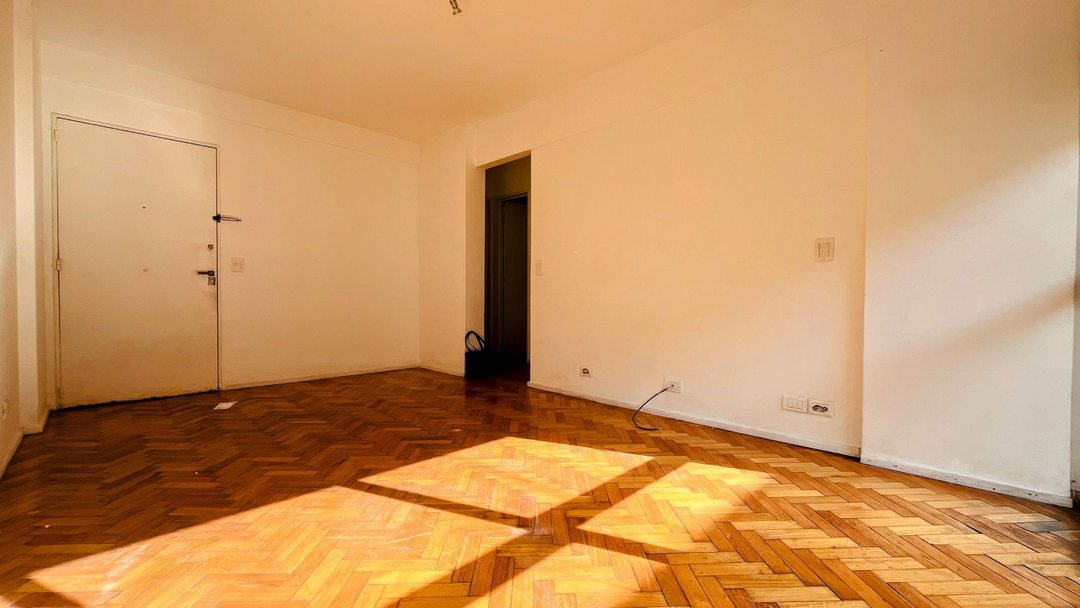VENTA DEPTO 2 AMBIENTES  CON PATIO LUMINOSO